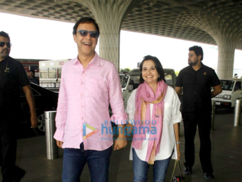 Shah Rukh Khan & Vidhu Vinod Chopra depart for Ajay Bijli's 50th birthday bash in Dubai