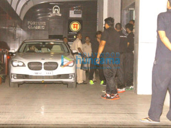 Shah Rukh Khan snapped post a gym visit in Bandra
