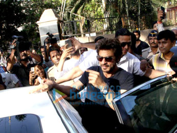 Shah Rukh Khan spotted at the voting booth in Bandra