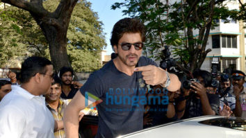 Shah Rukh Khan spotted at the voting booth in Bandra