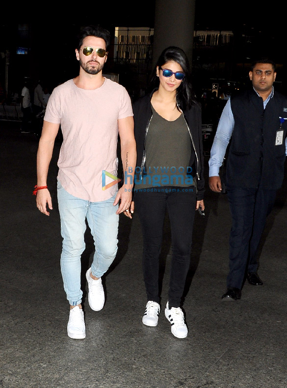 shruti hassan snapped with her rumoured boyfriend at the international airport 1