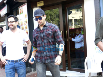 Sidharth Malhotra & Alia Bhatt snapped post lunch at Bastian