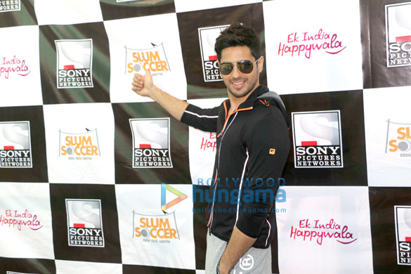 sidharth malhotra inaugurates slum soccer the national inclusion cup 2017 7