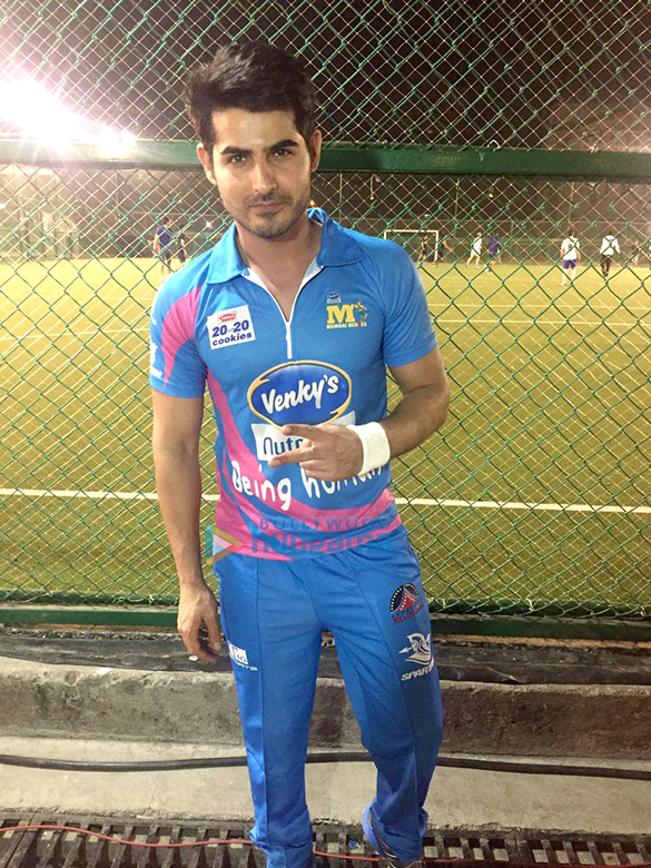 sohail khans team mumbai heros vs tony gorilla at the tony premiere league cricket match 6
