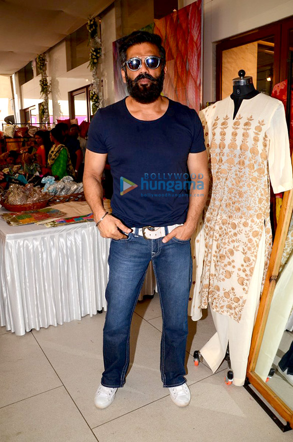 suniel mana and others at araaish exhibition 10