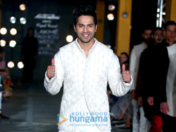Varun Dhawan, Arjun Kapoor & Sonakshi Sinha walk the ramp for Kunal Rawal's show at the Lakme Fashion Week 2017