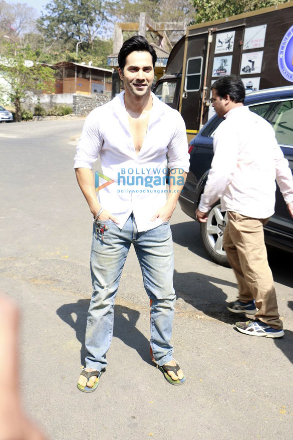 varun dhawan david dhawan and sajid nadiadwala at judwaa 20th year media meet 5