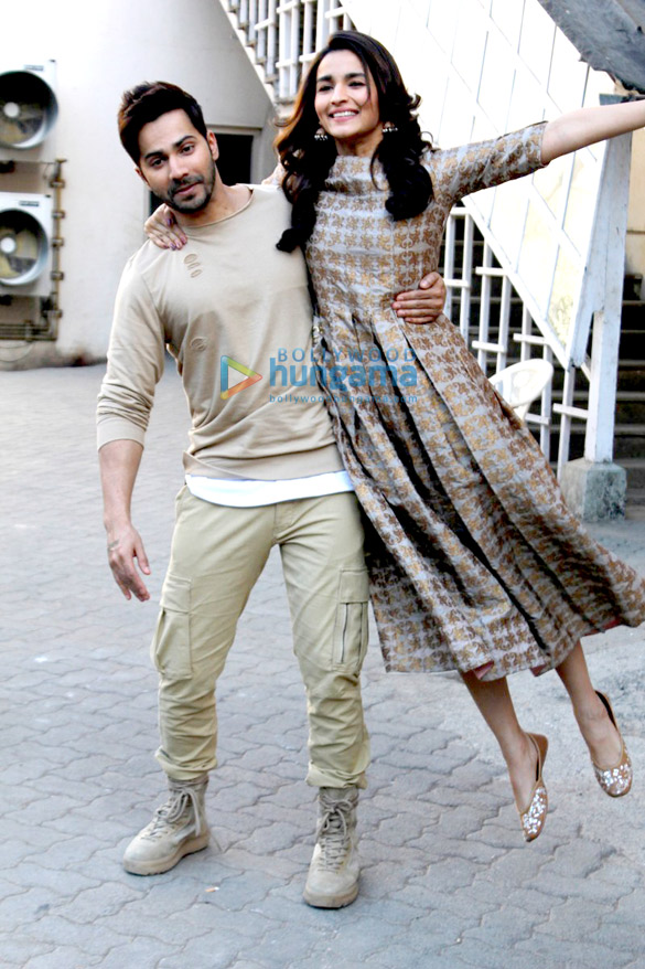 Varun Dhawan and Alia Bhatt promote ‘Badrinath Ki Dulhania’ Varun Dhawan and Alia Bhatt promote ‘Badrinath Ki Dulhania’
