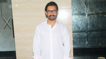 Aamir Khan Birthday Cake Cutting; 52nd Birthday Celebrations