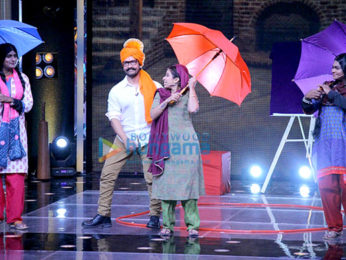 Aamir Khan & Kiran Rao promote Paani Foundation on the sets of Chal Hawa Yeu Dya