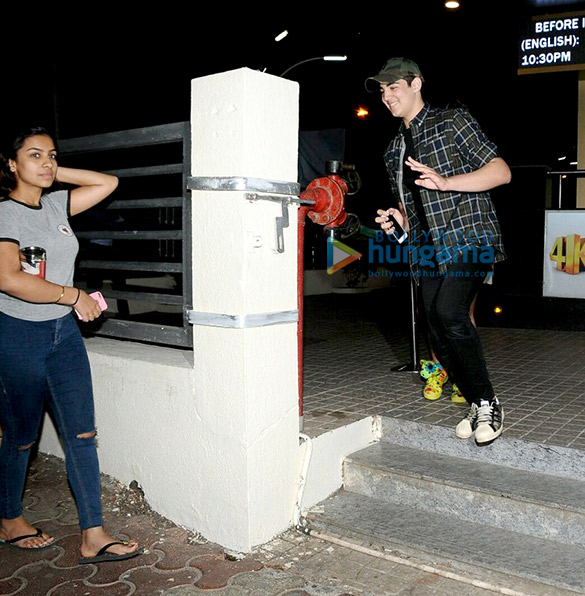 aarav kumar snapped at pvr juhu with friends 3