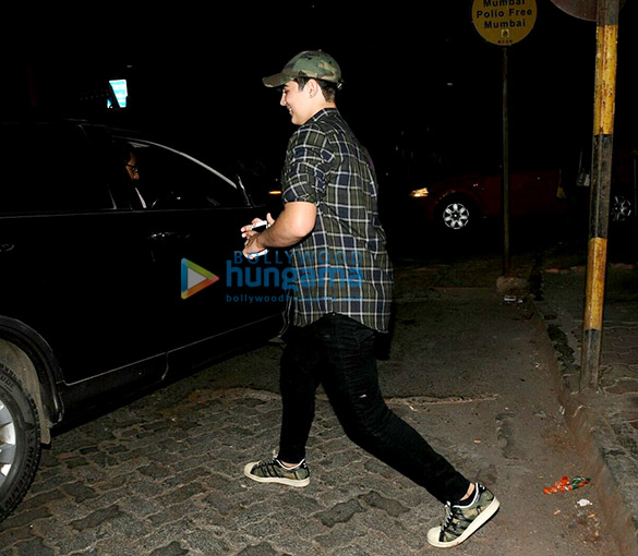 aarav kumar snapped at pvr juhu with friends 5