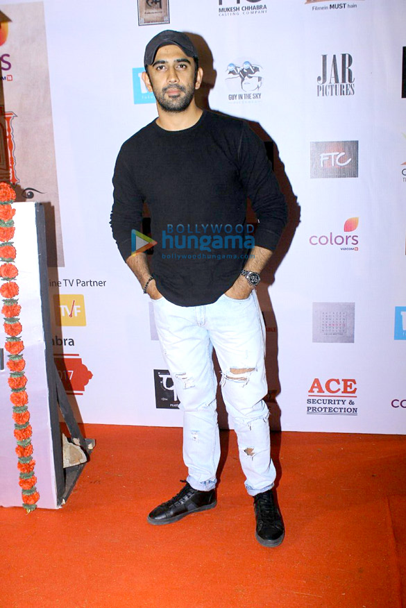 aditya roy kapur kriti sanon huma qureshi and many more grace the khidkiyan movie festival 12