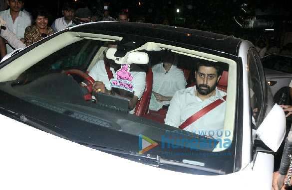 Aishwarya Rai Bachchan and others attend her father Krishnaraj Rai’s funeral Aishwarya Rai Bachchan and others attend her father Krishnaraj Rai’s funeral