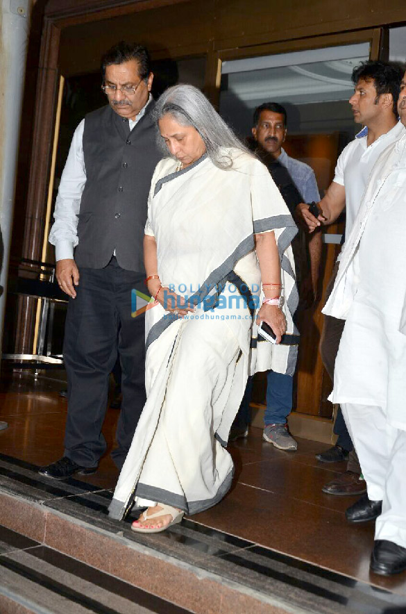 aishwaryas fathers prayer meet 3