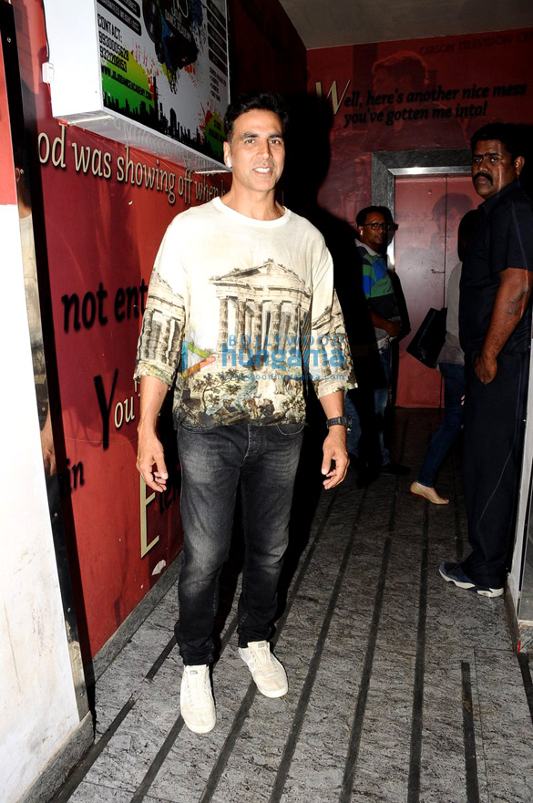 Akshay Kumar, Twinkle Khanna & Aarav snapped at PVR, Juhu