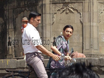 Check out: Akshay Kumar and Radhika Apte shoot a song in Maheswar for Padman