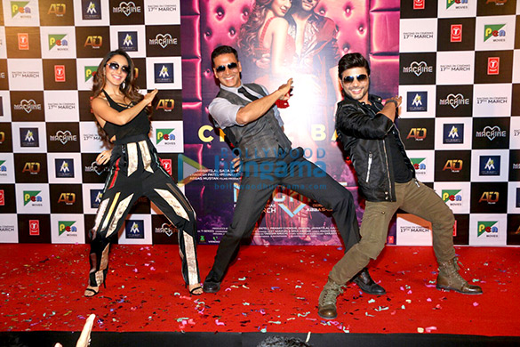 akshay kumar graces the launch of the song tu cheez badi hai mast mast from machine 2