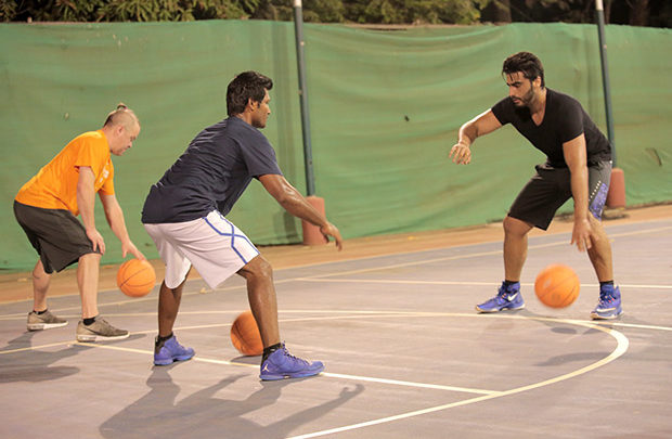 Watch Arjun Kapoor & Shraddha Kapoor’s PRO Basketball Moves For Half Girlfriend Watch Arjun Kapoor & Shraddha Kapoor’s PRO Basketball Moves For Half Girlfriend