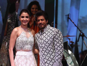 Check out Shah Rukh Khan and Anushka Sharma look regal at the Mijwan Fashion Show