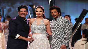 Check out: Shah Rukh Khan and Anushka Sharma look regal at the Mijwan Fashion Show