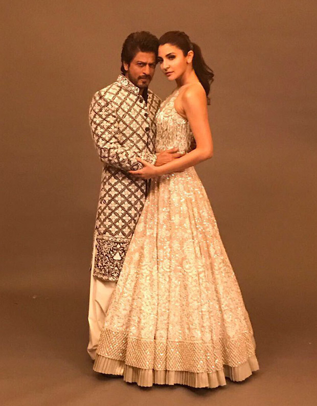 check out shah rukh khan and anushka sharma look regal at the mijwan fashion show 3