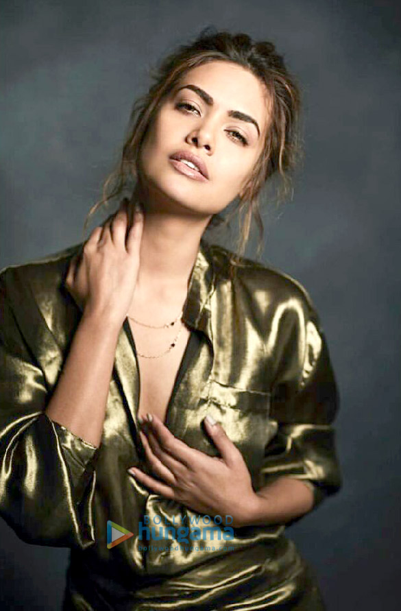 esha gupta 60 3