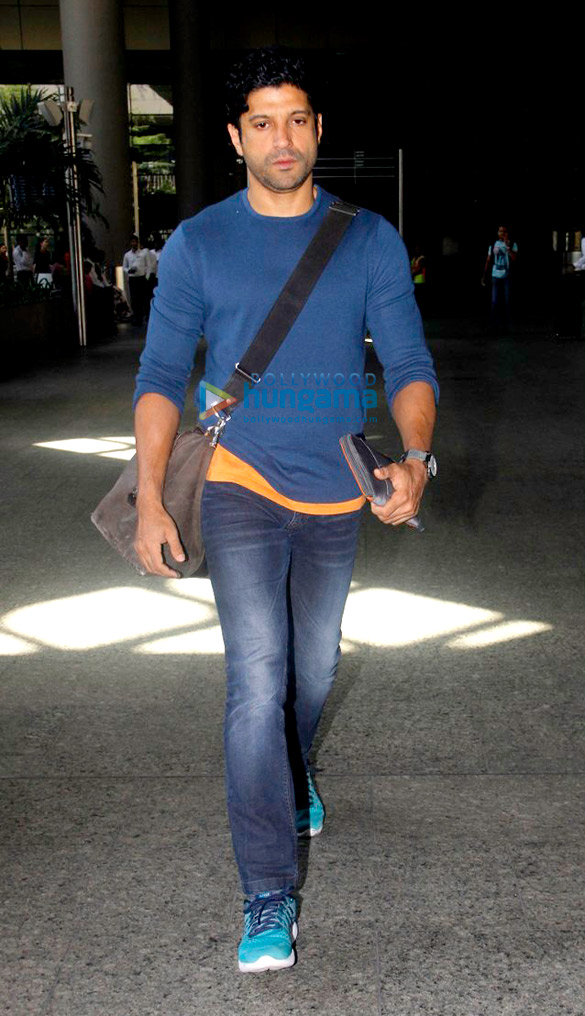 farhan akhtar lisa haydon snappd at the airport 3