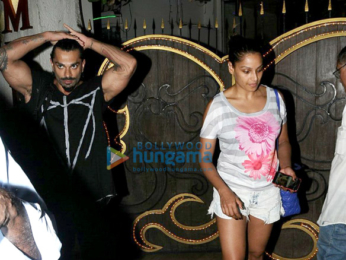 Karan Singh Grover & Bipasha Basu snapped post their spa session in Juhu