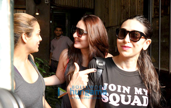 kareena kapoor khan amrita arora karisma kapoor snapped post lunch in bandra 4