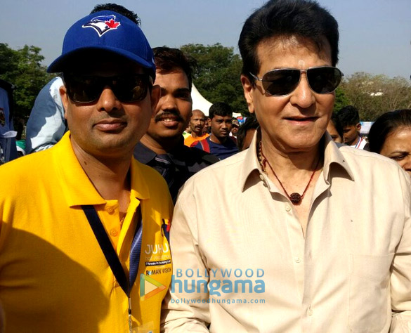 kunal kapoor and jeetendra at juhu half marathon 6