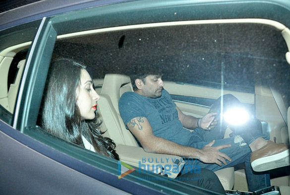 malaika arora khan amrita arora karisma kapoor snapped post dinner at saif ali khan kareena kapoor khans house 5