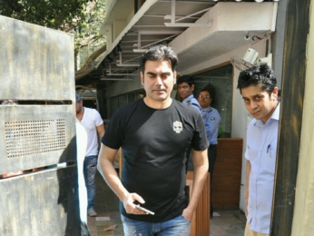 Malaika Arora Khan snapped post lunch at 'Out Of The Blue'