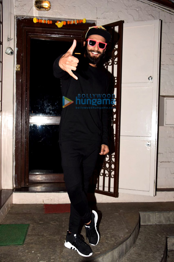 ranveer singh snapped at a dubbing studio in bandra 2