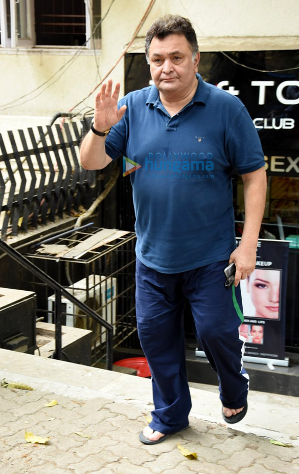 rishi kapoor snapped in bandra 1
