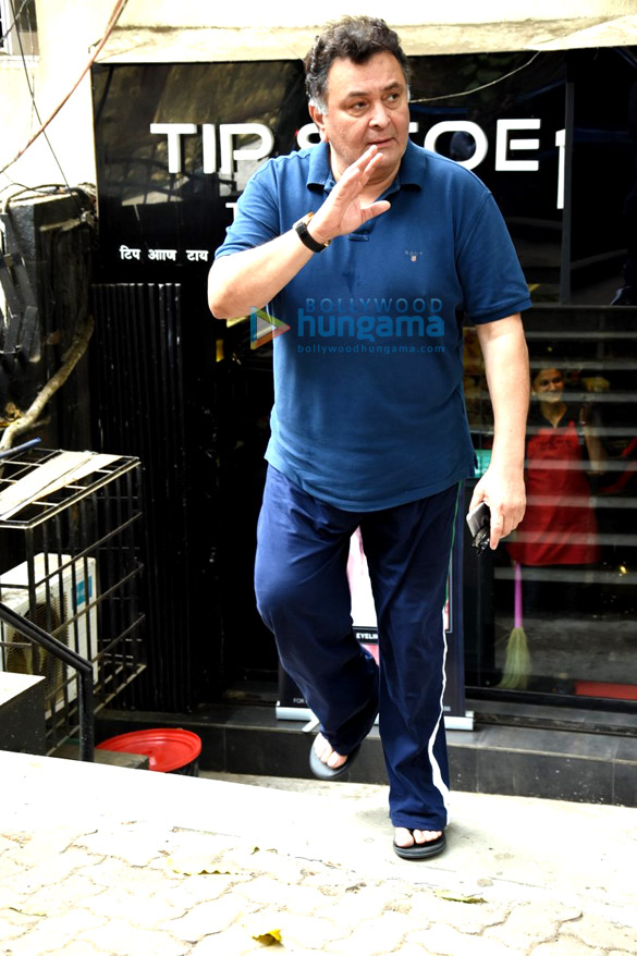 rishi kapoor snapped in bandra 5