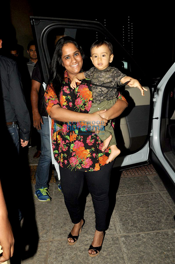 salman khan sonakshi sinha and others at seema khans birthday bash 18