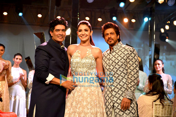 Shah Rukh Khan and Anushka Sharma walk for Manish Malhotra at ‘Mijwan Fashion Show’ by Shabana Azmi Shah Rukh Khan and Anushka Sharma walk for Manish Malhotra at ‘Mijwan Fashion Show’ by Shabana Azmi