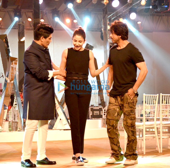 shah rukh khan anushka sharma snapped rehearsing for mijwan summer 2017 show 33