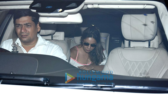 shahid kapoor gauri khan visit karan johars house to see his babies 5