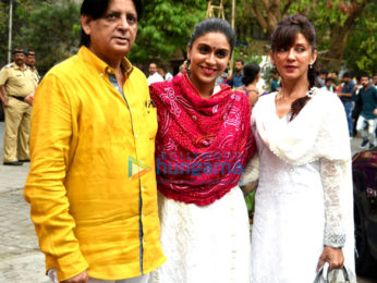 Shraddha Kapoor and family at the inauguration of Pandit Pandharinath Marg in Juhu