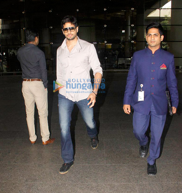 sidharth malhotra arrives back from goa 1