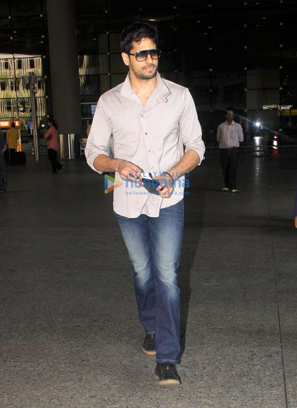 sidharth malhotra arrives back from goa 2