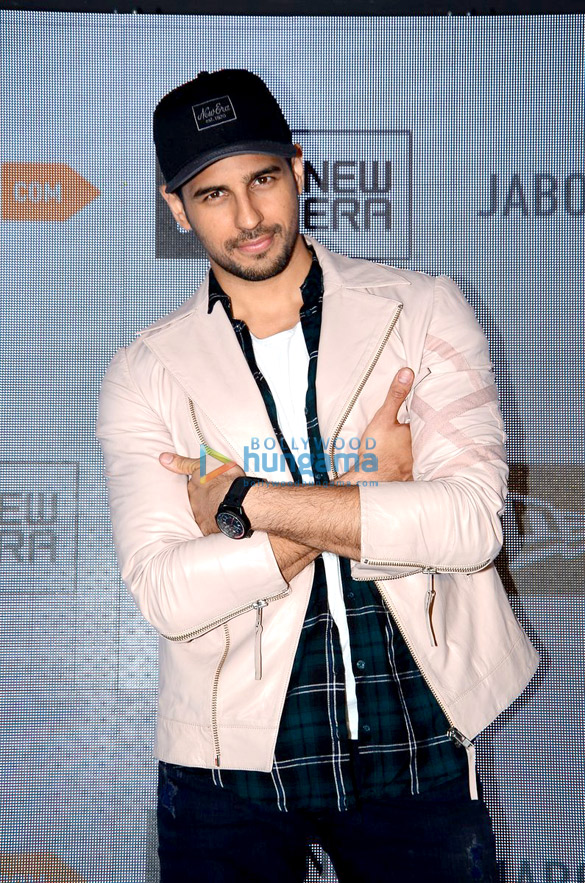 Sidharth Malhotra unveils Jabong’s ‘New Era’ collection Sidharth Malhotra unveils Jabong’s ‘New Era’ collection