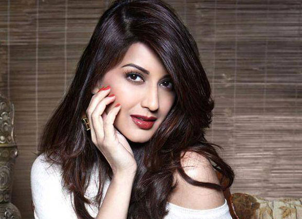 Sonali Bendre Video Sex - Sonali Bendre starts Sonali's Book Club on Facebook : Bollywood News -  Bollywood Hungama