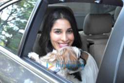 Sophie Choudry snapped shopping in Bandra