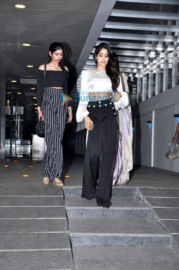 sridevi jhanvi khushi snapped post dinner at hakkasan 4