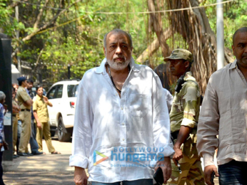 Suniel Shetty's father's last rites in Worli