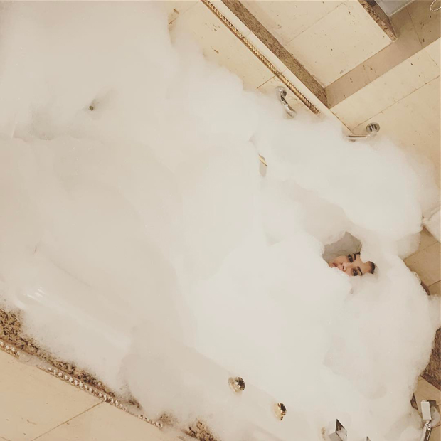 Sunny Porn Photo Hd Bathroom - OMG: Sunny Leone posts an image of her bubble bath in a tub : Bollywood  News - Bollywood Hungama