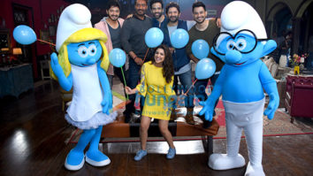Team of ‘Golmaal Again’ meet the most loved characters – Brainy Smurf and Smurfette
